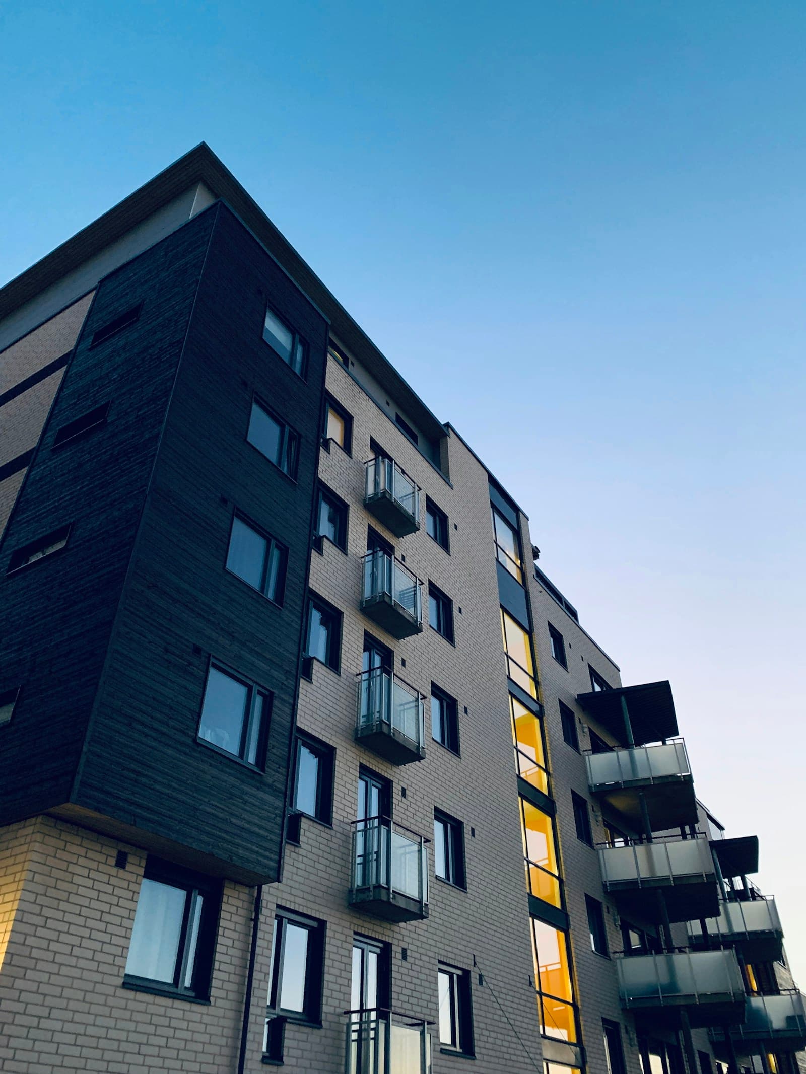 DLF iconic project banner