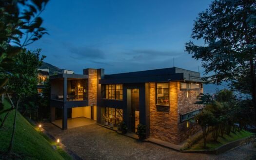 villa for sale in noida